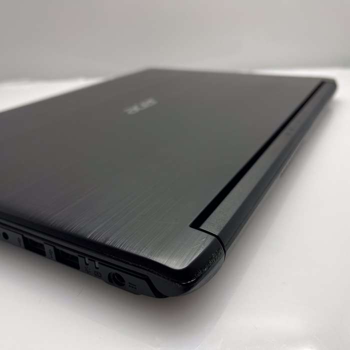 AcerAspire 3 A315-53 7th Gen "Core i3" 2.40GHz 8GB RAM 512GB SSD Black - Damaged Casing And Hinge