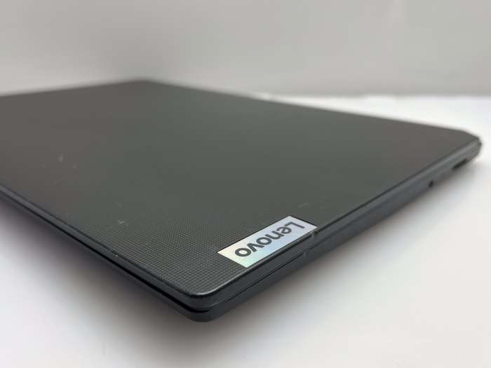 Lenovo IdeaPad 3 15ITL05 11th Gen 8GB RAM 512GB SSD NVMe Black - Bright Spots And Damaged Casing