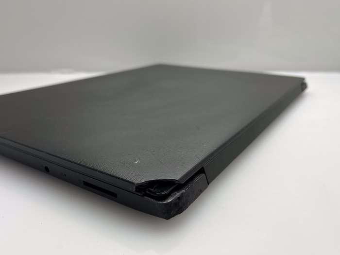 Lenovo IdeaPad 3 15ITL05 11th Gen 8GB RAM 512GB SSD NVMe Black - Bright Spots And Damaged Casing