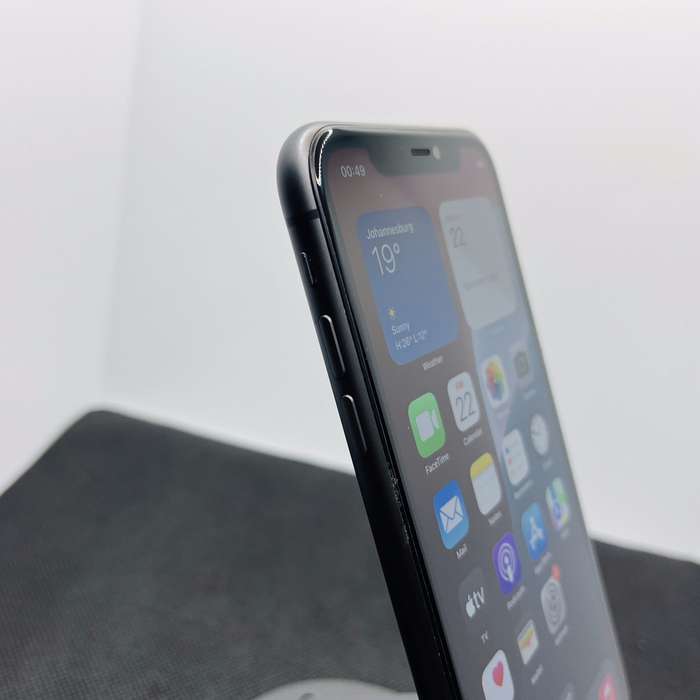 Apple iPhone 11 64GB Black (6 Month Warranty)