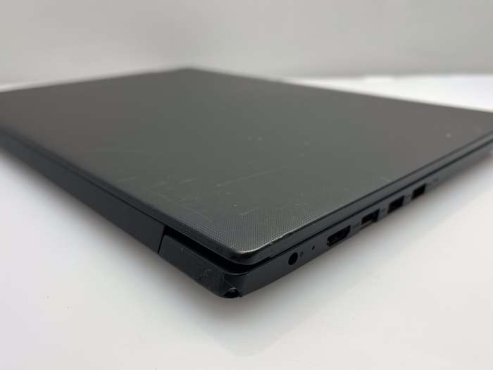 Lenovo IdeaPad 3 15ITL05 11th Gen 8GB RAM 512GB SSD NVMe Black - Bright Spots And Damaged Casing
