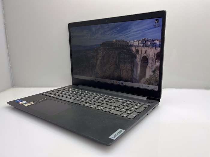 Lenovo IdeaPad 3 15ITL05 11th Gen 8GB RAM 512GB SSD NVMe Black - Bright Spots And Damaged Casing