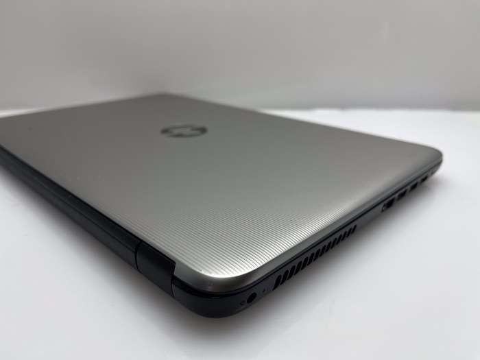 HP 15-ay031ni "Celeron N3060" 1.60GHz 8GB RAM 500GB HDD Silver - Faulty Battery