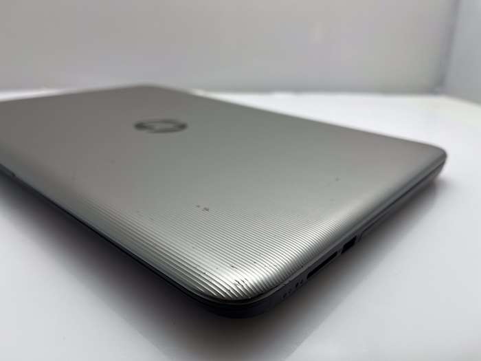 HP 15-ay031ni "Celeron N3060" 1.60GHz 8GB RAM 500GB HDD Silver - Faulty Battery
