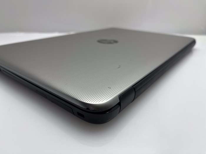 HP 15-ay031ni "Celeron N3060" 1.60GHz 8GB RAM 500GB HDD Silver - Faulty Battery