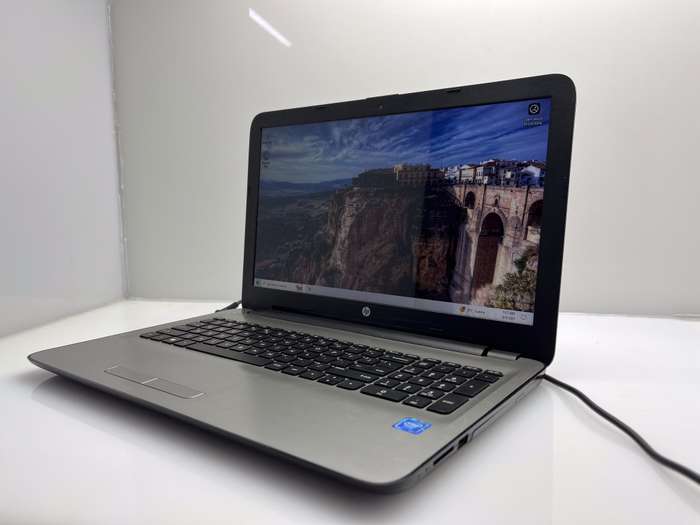 HP 15-ay031ni "Celeron N3060" 1.60GHz 8GB RAM 500GB HDD Silver - Faulty Battery