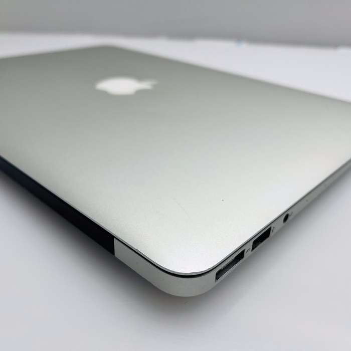 Apple MacBook Air 13-inch Core i5 1.6GHz (Early 2015) 8GB RAM 256GB SSD Silver - Minor Brig...