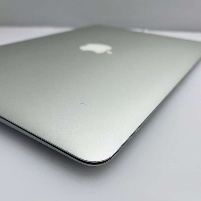Apple MacBook Air 13-inch Core i5 1.6GHz (Early 2015) 8GB RAM 256GB SSD Silver - Minor Brig...