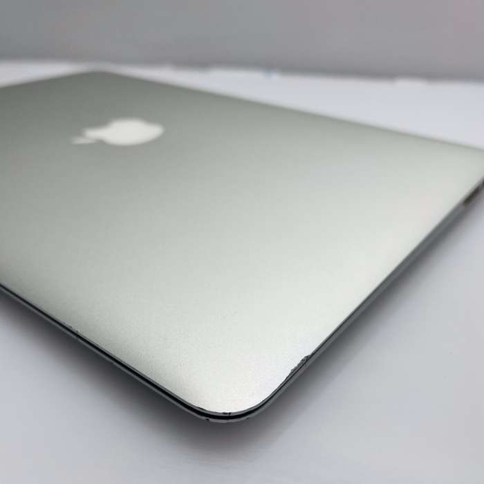 Apple MacBook Air 13-inch Core i5 1.6GHz (Early 2015) 8GB RAM 256GB SSD Silver - Minor Brig...