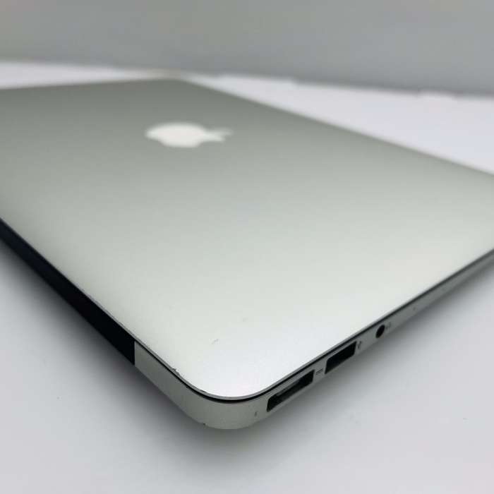 Apple MacBook Air 13-Inch Core i5 1.8GHz (2017) 8GB RAM 256GB SSD Silver (3 Month Warranty)...