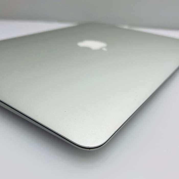 Apple MacBook Air 13-Inch Core i5 1.8GHz (2017) 8GB RAM 256GB SSD Silver (3 Month Warranty)...