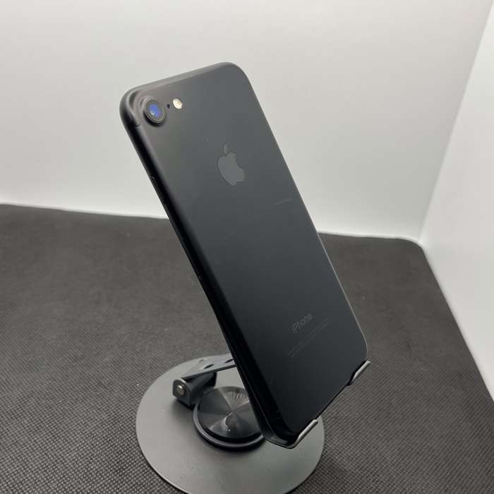 Apple iPhone 7 128GB Matte Black - Minor Bright Spots