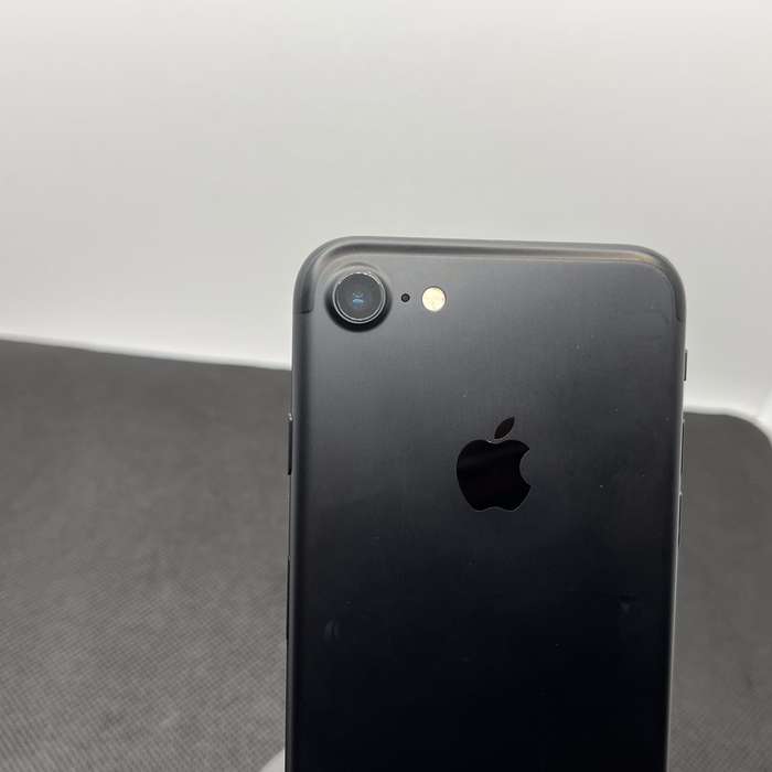 Apple iPhone 7 128GB Matte Black - Minor Bright Spots