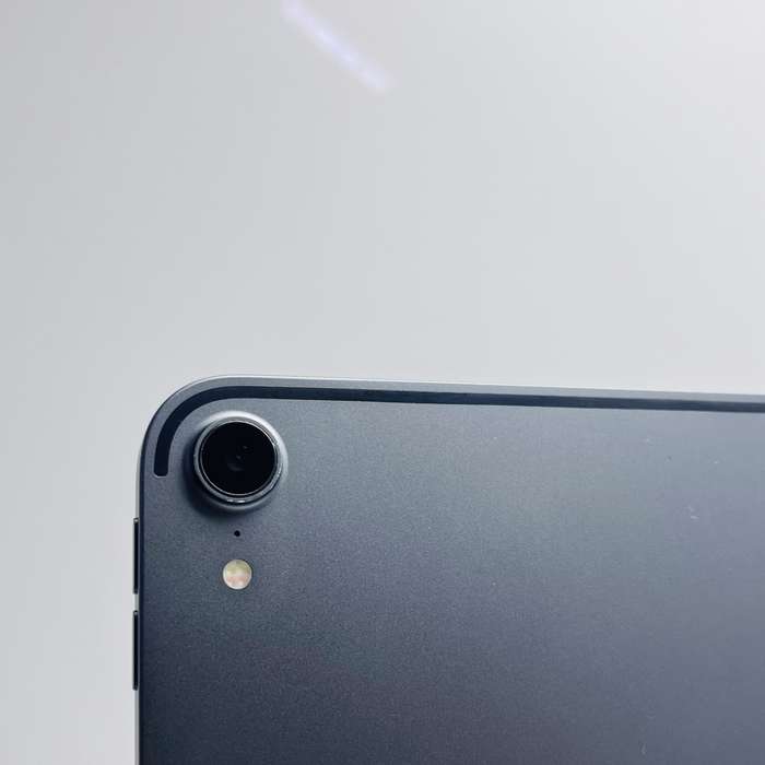 Apple iPad Pro 12.9 3rd Gen (Wifi Only) 64GB Space Grey - No Face ID And Screen Damage