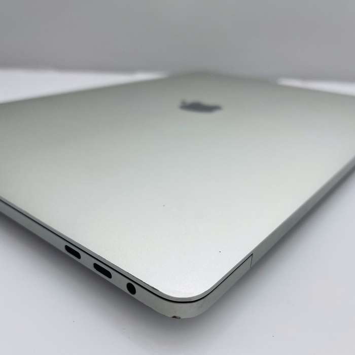 Apple MacBook Pro 15-inch "Core i7" 2.60GHz (Touch/2019) 16GB RAM 500GB SSD Silver (12 Month Warr...
