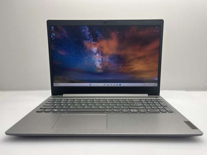 Lenovo IdeaPad 3 15IML05 "Core i3" 8GB RAM 512GB SSD Silver