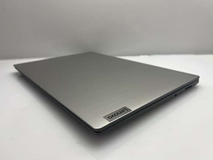 Lenovo IdeaPad 3 15IML05 "Core i3" 8GB RAM 512GB SSD Silver