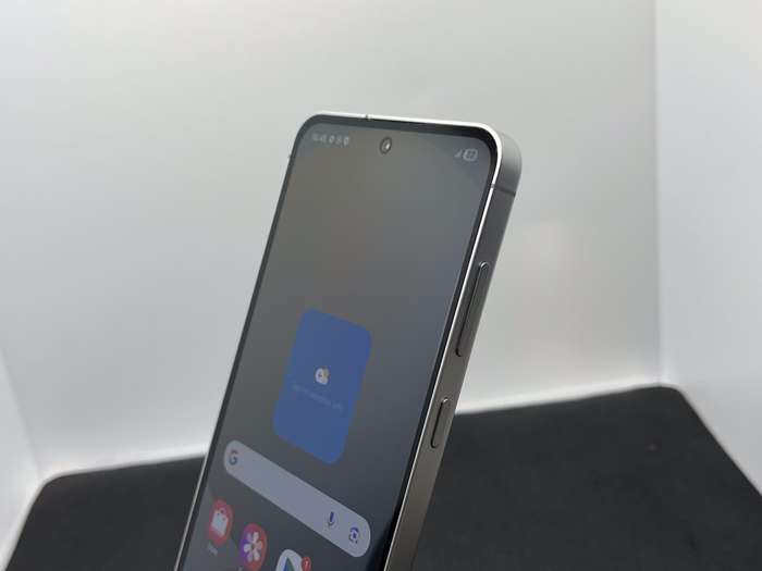 Samsung Galaxy S24 FE 256GB Gray (12 Month Warranty) - Mint Condition