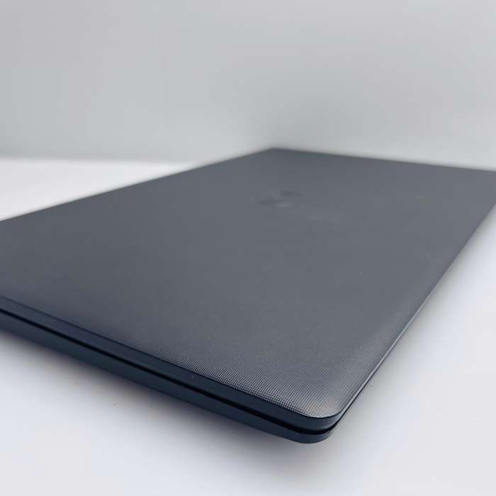 Dell Vostro 15 3510 11th Gen "Core i5" 2.40GHz 16GB RAM 512GB SSD Black