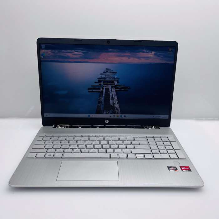 HP 15s-eq2004ni Ryzen 3 2.60GHz 8GB RAM 512GB SSD (NVMe) Silver - Damaged Hinge And Casing
