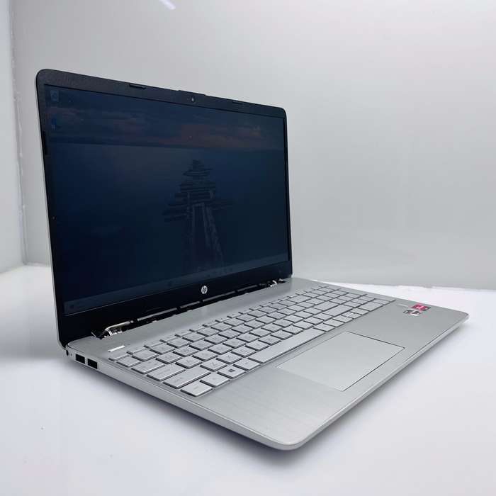 HP 15s-eq2004ni Ryzen 3 2.60GHz 8GB RAM 512GB SSD (NVMe) Silver - Damaged Hinge And Casing