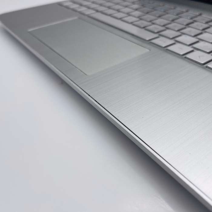 HP 15s-eq2004ni Ryzen 3 2.60GHz 8GB RAM 512GB SSD (NVMe) Silver - Damaged Hinge And Casing