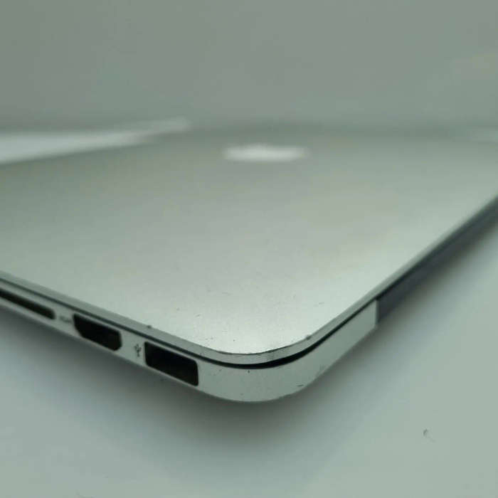 MacBook Pro 13" "Core i5" 2.7GHz (Early 2015) 8GB RAM 256GB SSD Silver - Cracked Screen