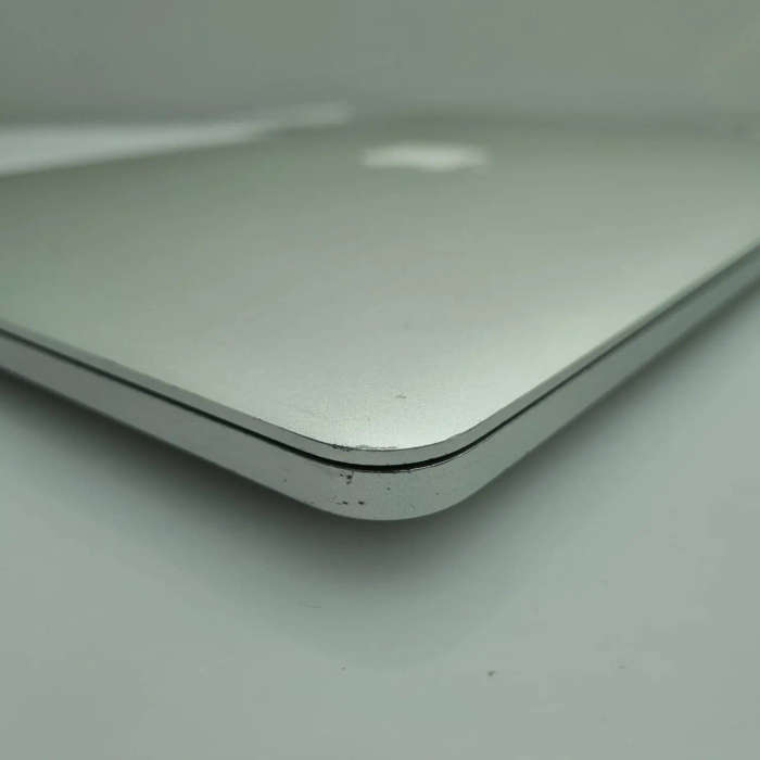 MacBook Pro 13" "Core i5" 2.7GHz (Early 2015) 8GB RAM 256GB SSD Silver - Cracked Screen