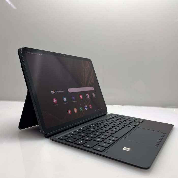 Samsung Galaxy Tab S8 (Wifi and 5G) 256GB Space Grey - Cracked Screen