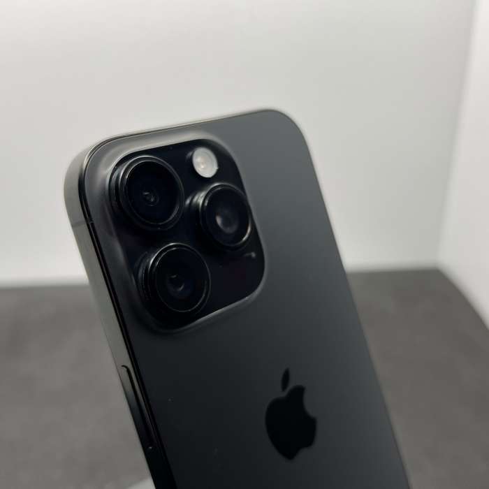 Apple iPhone 16 Pro 128GB Black Titanium (2 Year Warranty)