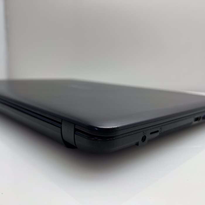 Asus X543U "Core i7" 1.80GHz 8GB RAM 256GB SSD Black - Bright Spots