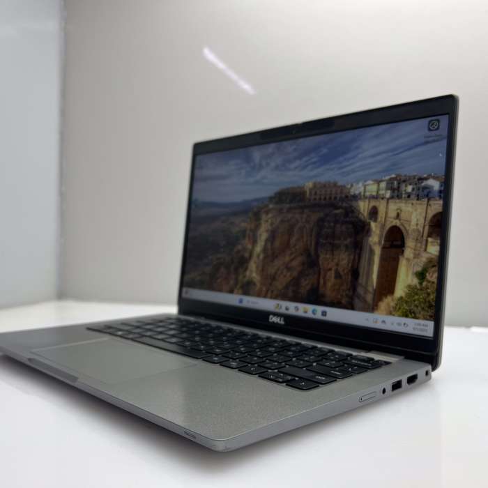 Dell Latitude 5320 11th Gen "Core i7" 32GB RAM 512GB NVME SSD Silver