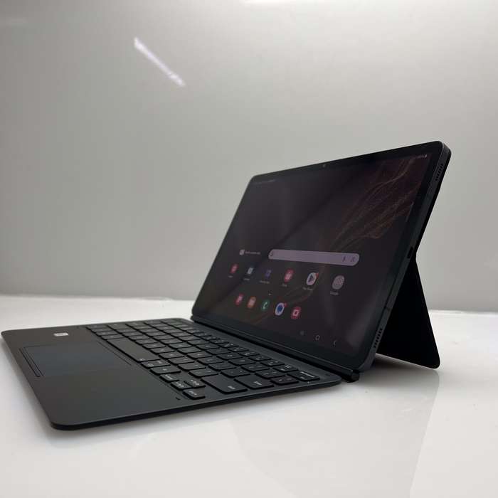 Samsung Galaxy Tab S8 (Wifi and 5G) 256GB Space Grey - Cracked Screen