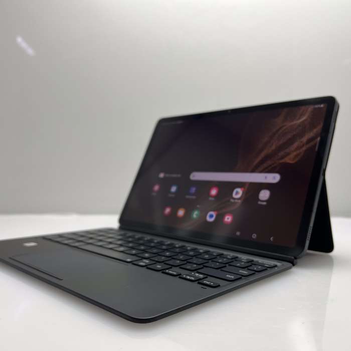 Samsung Galaxy Tab S8 (Wifi and 5G) 256GB Space Grey - Cracked Screen
