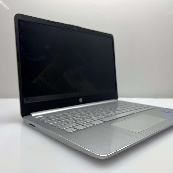 HP 14dq1031 ni "Core i3" 8GB RAM 256GB SSD Silver - Bright Spots | Chipped Casing