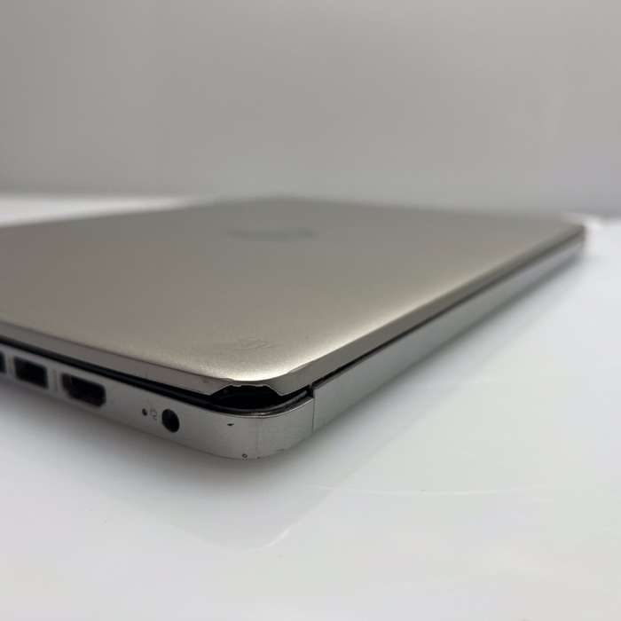 HP 14dq1031 ni "Core i3" 8GB RAM 256GB SSD Silver - Bright Spots | Chipped Casing
