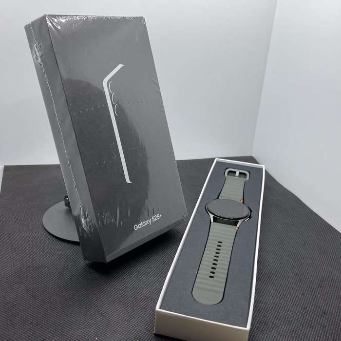 COMBO DEAL: Samsung Galaxy S25 Plus 256GB SEALED + Galaxy Watch 7 MINT Condition!!