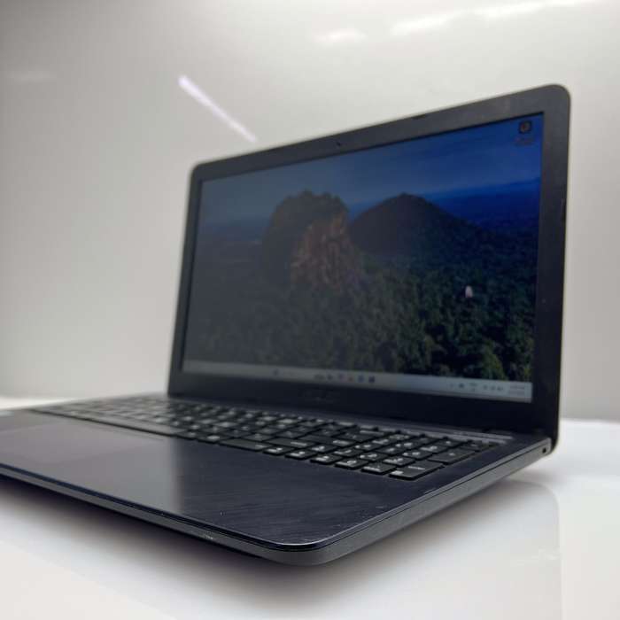 Asus X543U "Core i7" 1.80GHz 8GB RAM 256GB SSD Black - Bright Spots