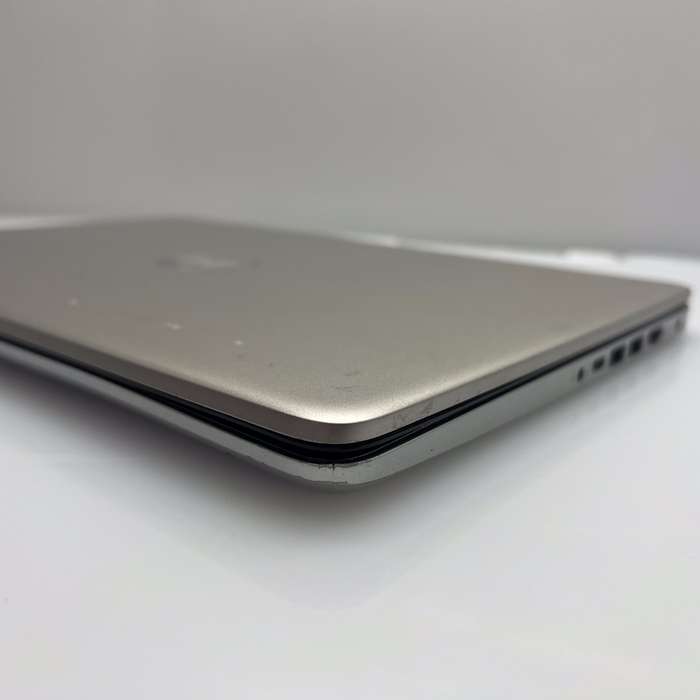 HP 14dq1031 ni "Core i3" 8GB RAM 256GB SSD Silver - Bright Spots | Chipped Casing