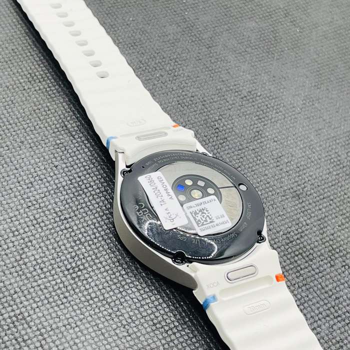 Samsung Galaxy Watch 7 40mm LTE Cream (3 Month Warranty)  Mint Condition