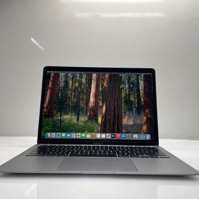 Apple MacBook Air "M1" 8 CPU/ 8 GPU 13-Inch (2020) 8GB RAM 256GB SSD Silver (12 Month Warranty)