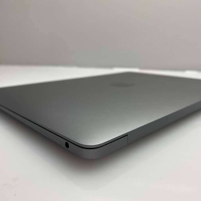 Apple MacBook Air "M1" 8 CPU/ 8 GPU 13-Inch (2020) 8GB RAM 256GB SSD Silver (12 Month Warranty)