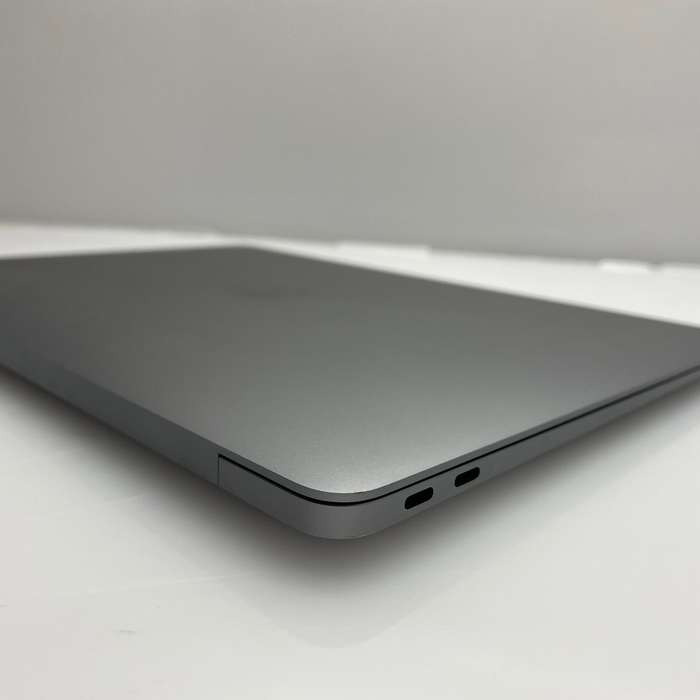Apple MacBook Air "M1" 8 CPU/ 8 GPU 13-Inch (2020) 8GB RAM 256GB SSD Silver (12 Month Warranty)