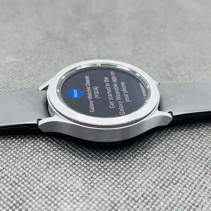 Samsung Galaxy Watch 4 Classic 46mm LTE Silver - With Black Straps