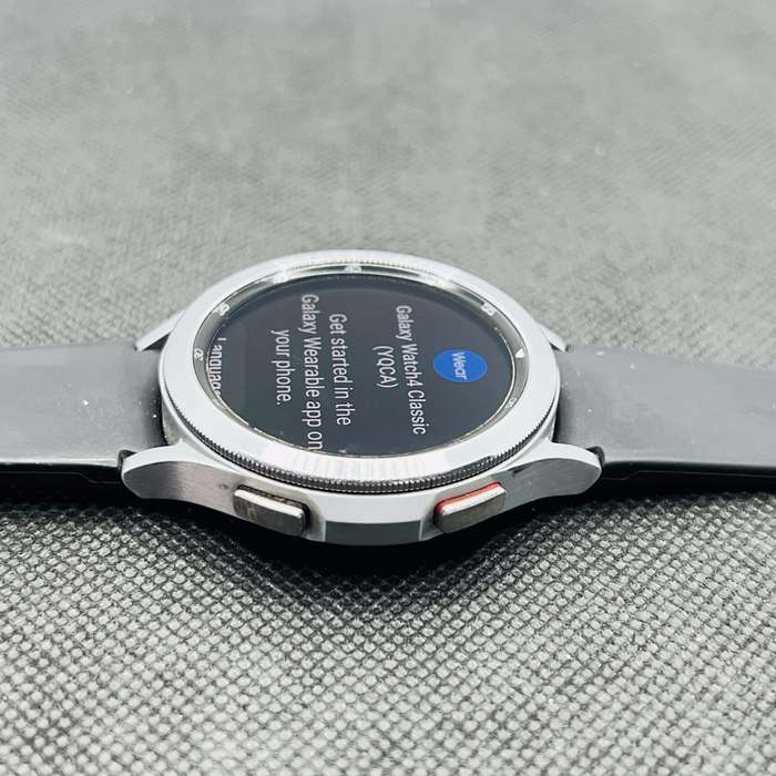 Samsung Galaxy Watch 4 Classic 46mm LTE Silver - With Black Straps