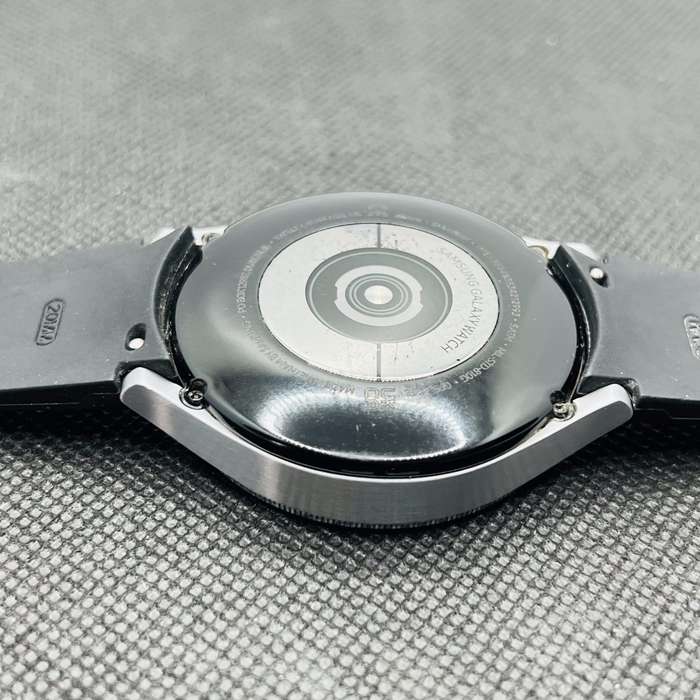 Samsung Galaxy Watch 4 Classic 46mm LTE Silver - With Black Straps