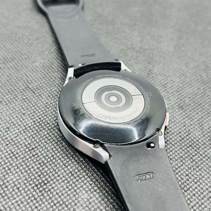 Samsung Galaxy Watch 4 Classic 46mm LTE Silver - With Black Straps