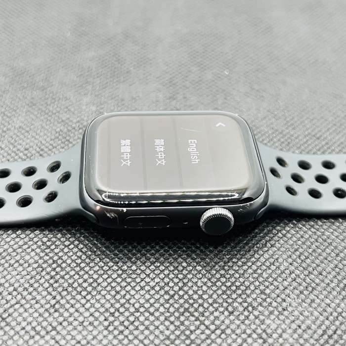 Apple Watch Series SE 1st Gen Nike 44mm GPS Only Space Gray