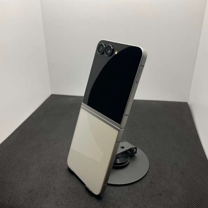 Samsung Galaxy Z Flip 7 FE 256GB White (6 Month Warranty)