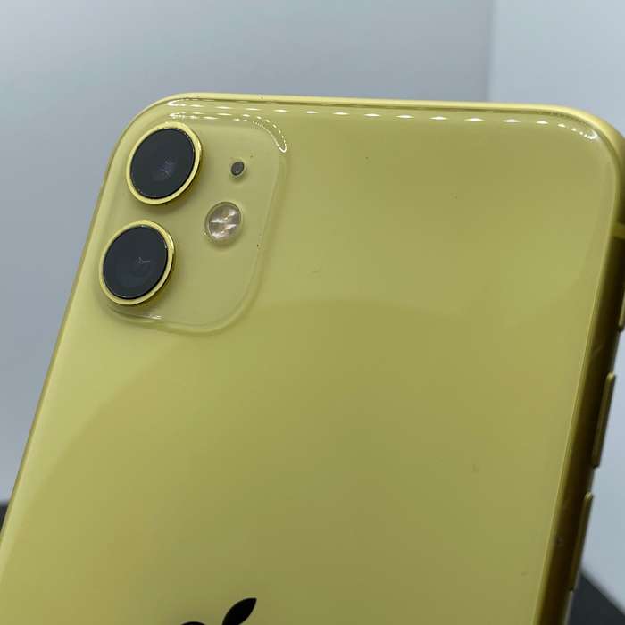 Apple iPhone 11 64GB Yellow (6 Month Warranty) - Minor Bright Spots
